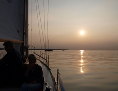 Segeln in den Abendstunden